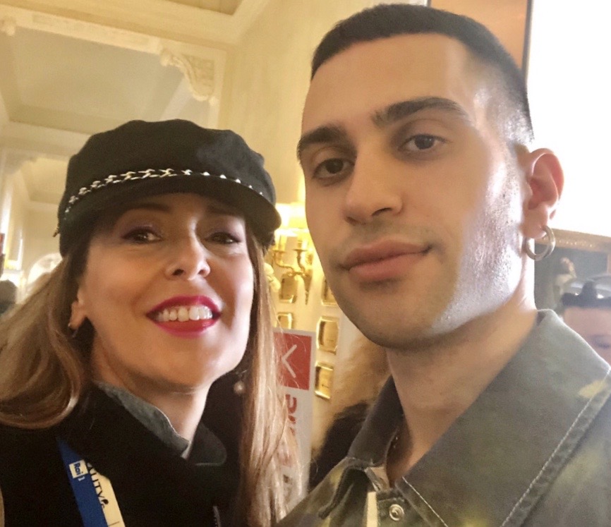 Mahmood, vincitore insieme a Blanco dell'ultimo Festival di Sanremo, con Enrica Giannini